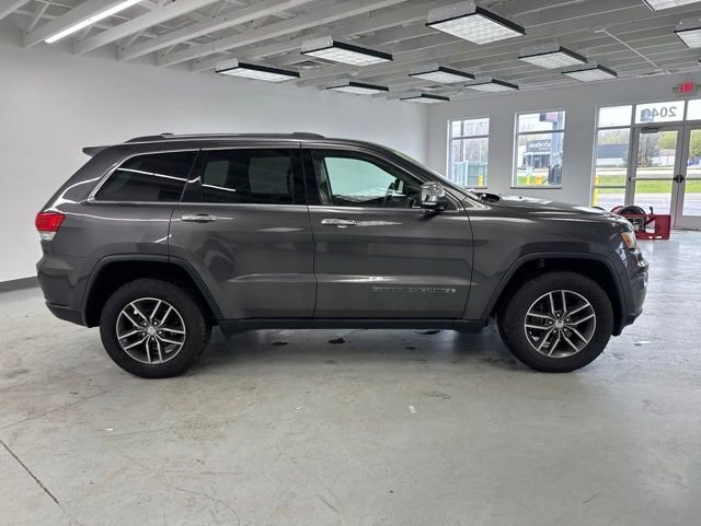 Used 2017 Jeep Grand Cherokee Limited AWD/4WD image 14