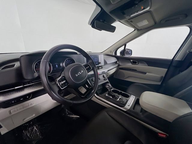 Used 2024 Kia Carnival LX image 18