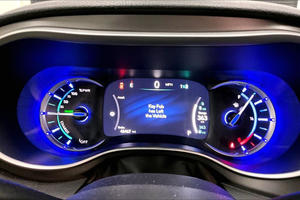 Used 2024 Chrysler Pacifica Select image 13