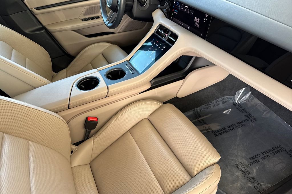Used 2022 Porsche Taycan RWD image 18