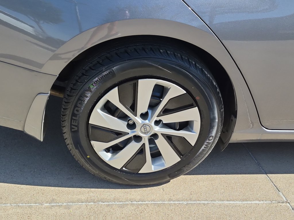Certified 2024 Nissan Altima 2.5 S FWD image 7