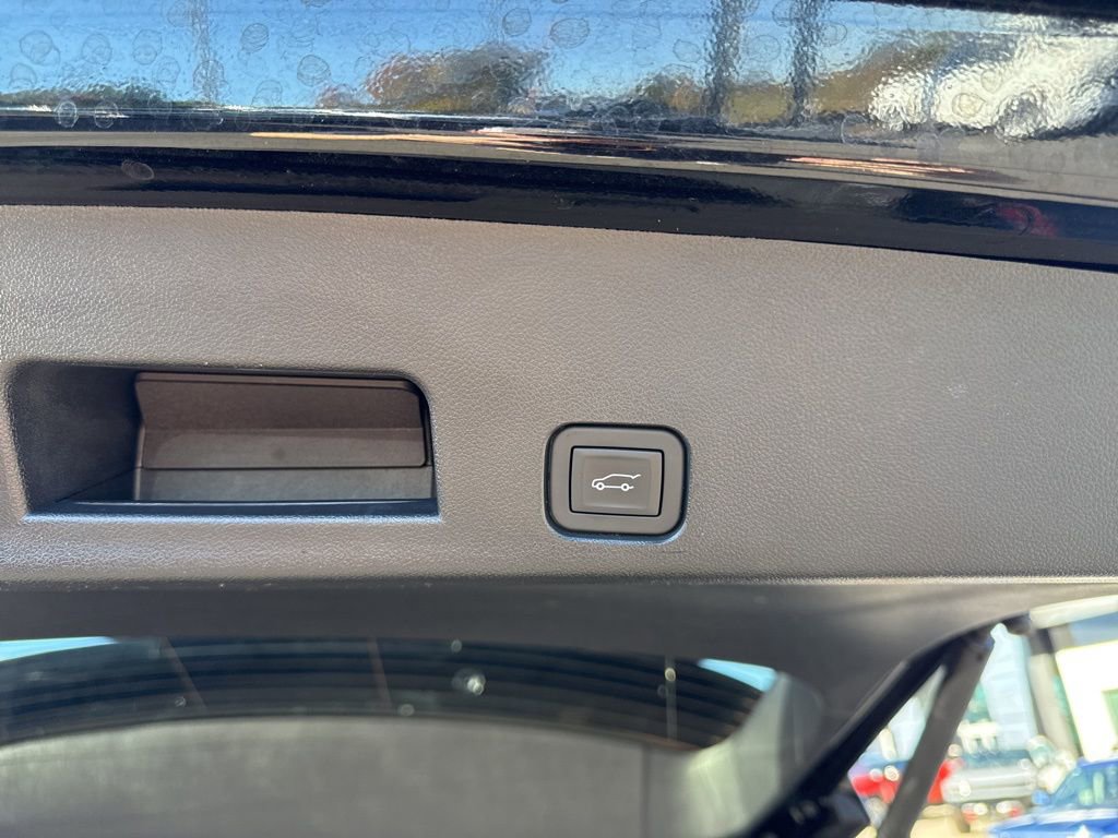 Used 2025 GMC Acadia Elevation FWD image 30