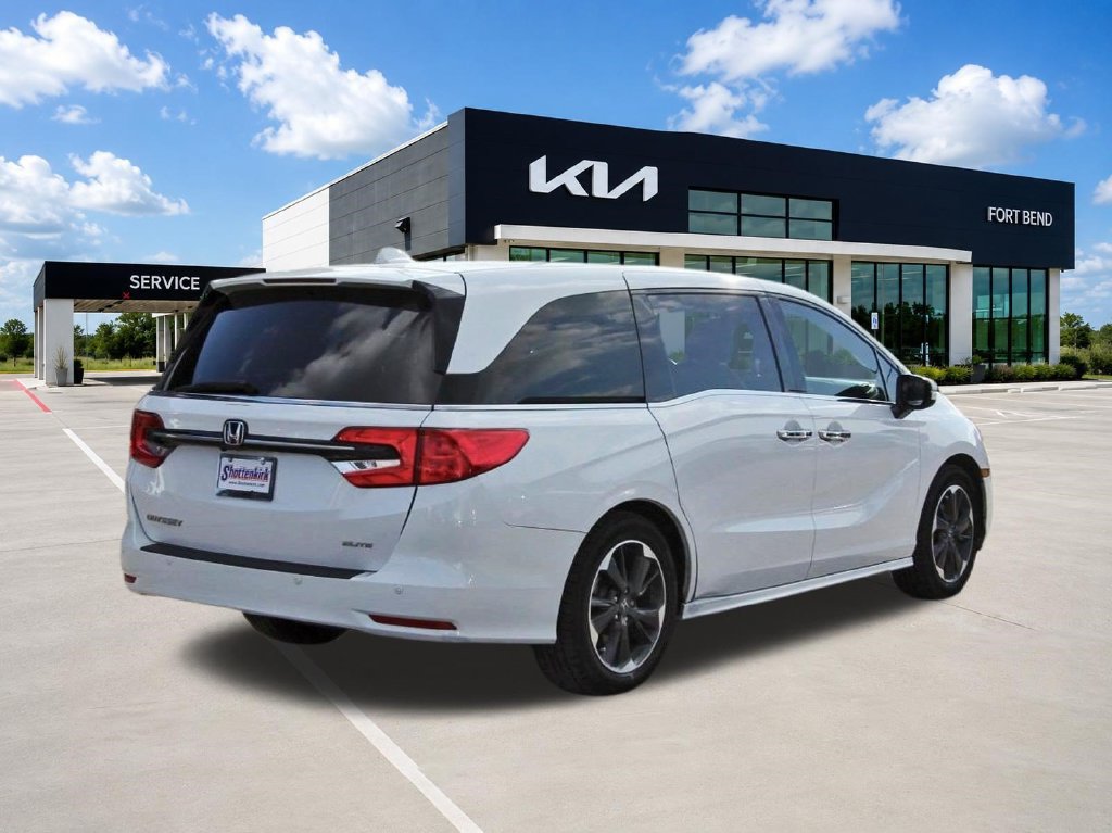 Used 2024 Honda Odyssey Elite image 5