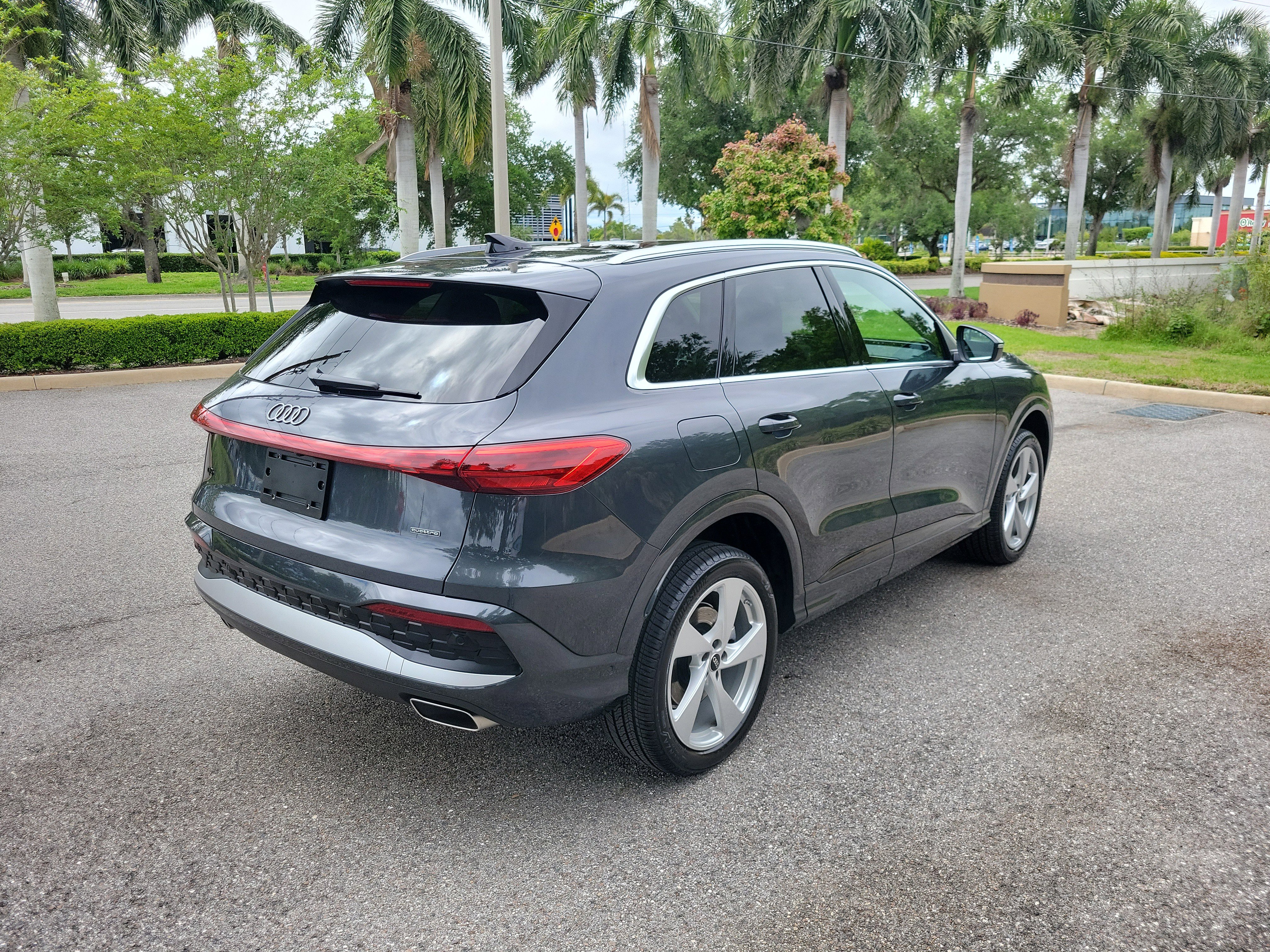 Certified 2025 Audi Q5 Premium Plus w/ Premium Plus image 4