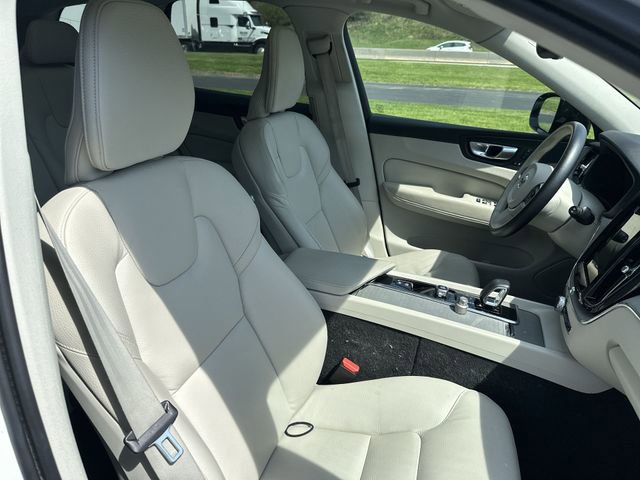 Used 2024 Volvo XC60 B5 Plus w/ Protection Package Premier image 30