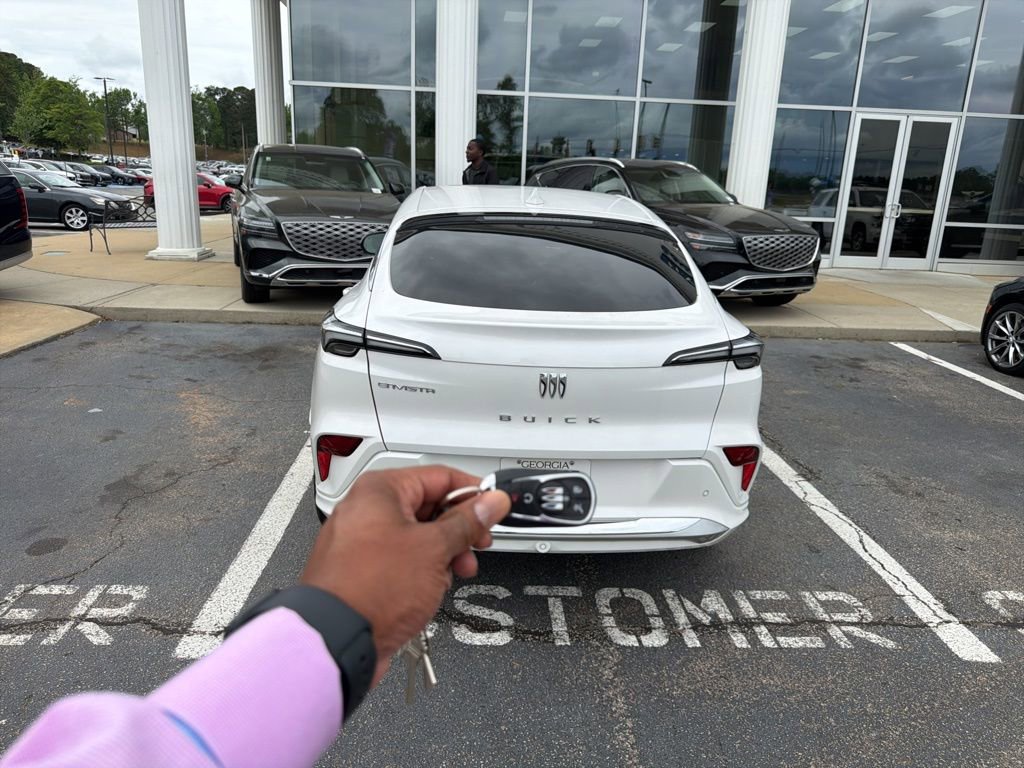Used 2025 Buick Envista Avenir FWD image 4
