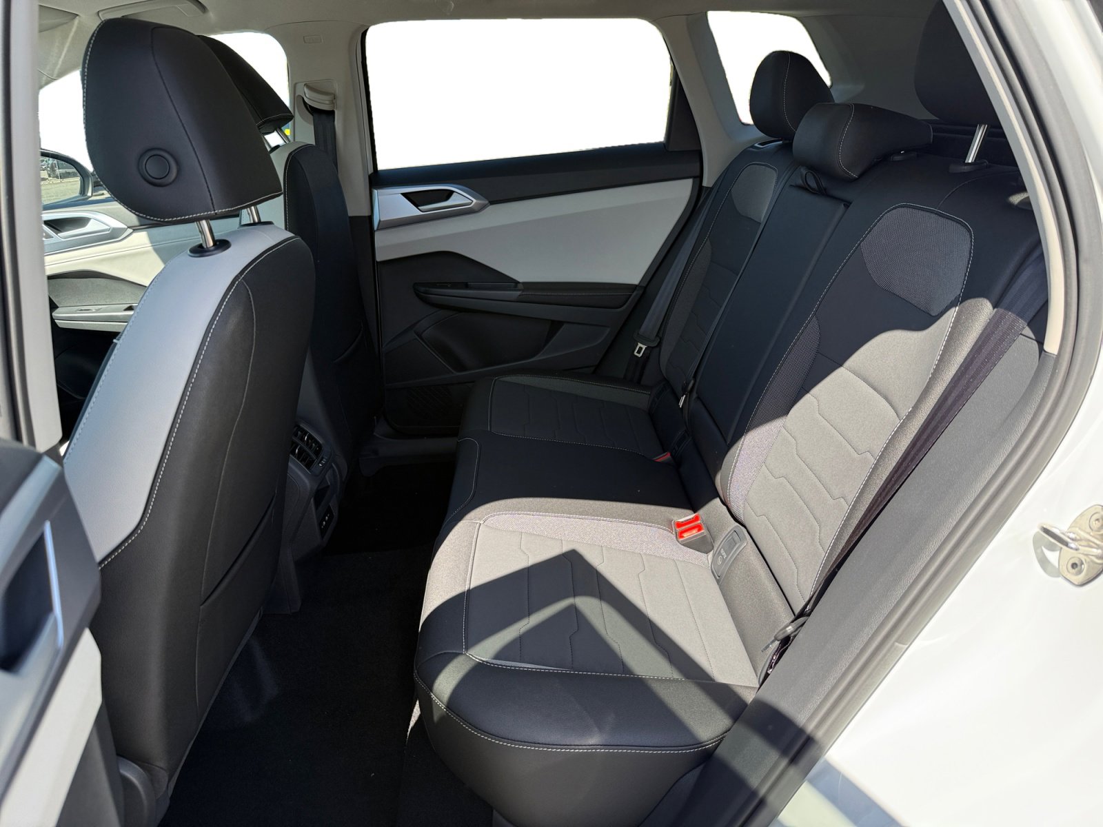 New 2026 Volkswagen Taos SE AWD/4WD image 16