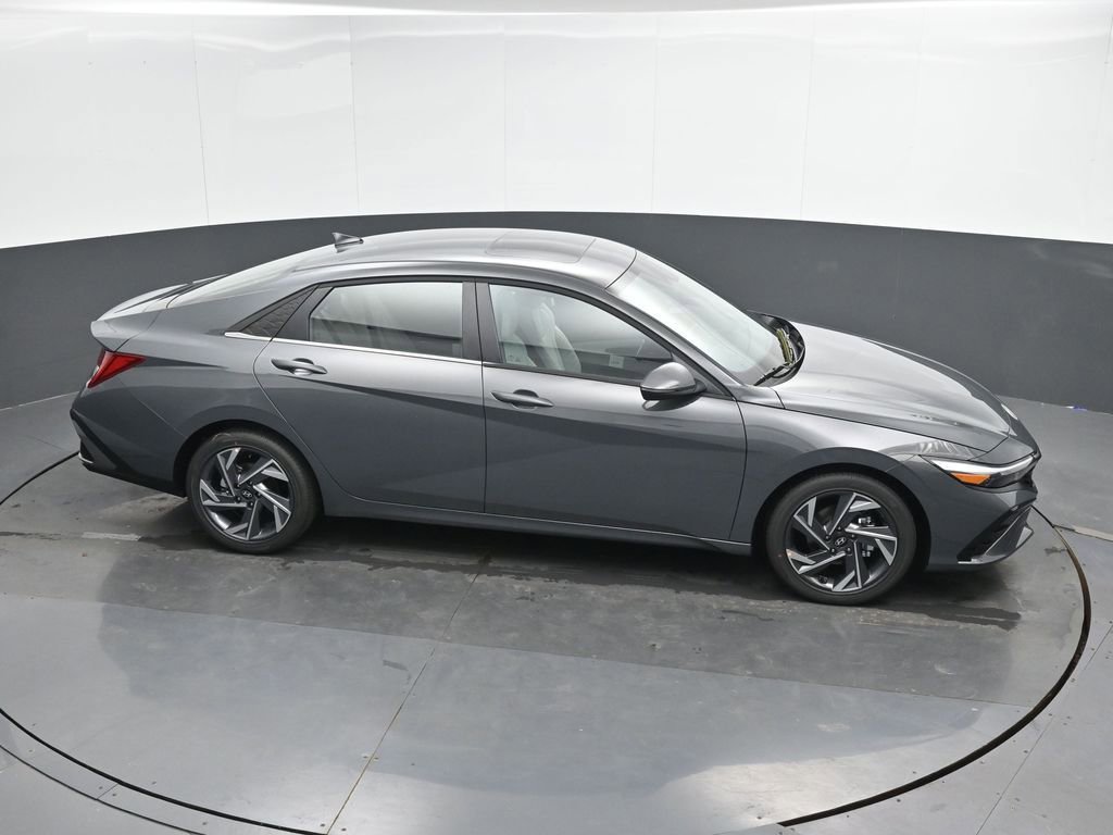 Certified 2025 Hyundai Elantra Limited image 41