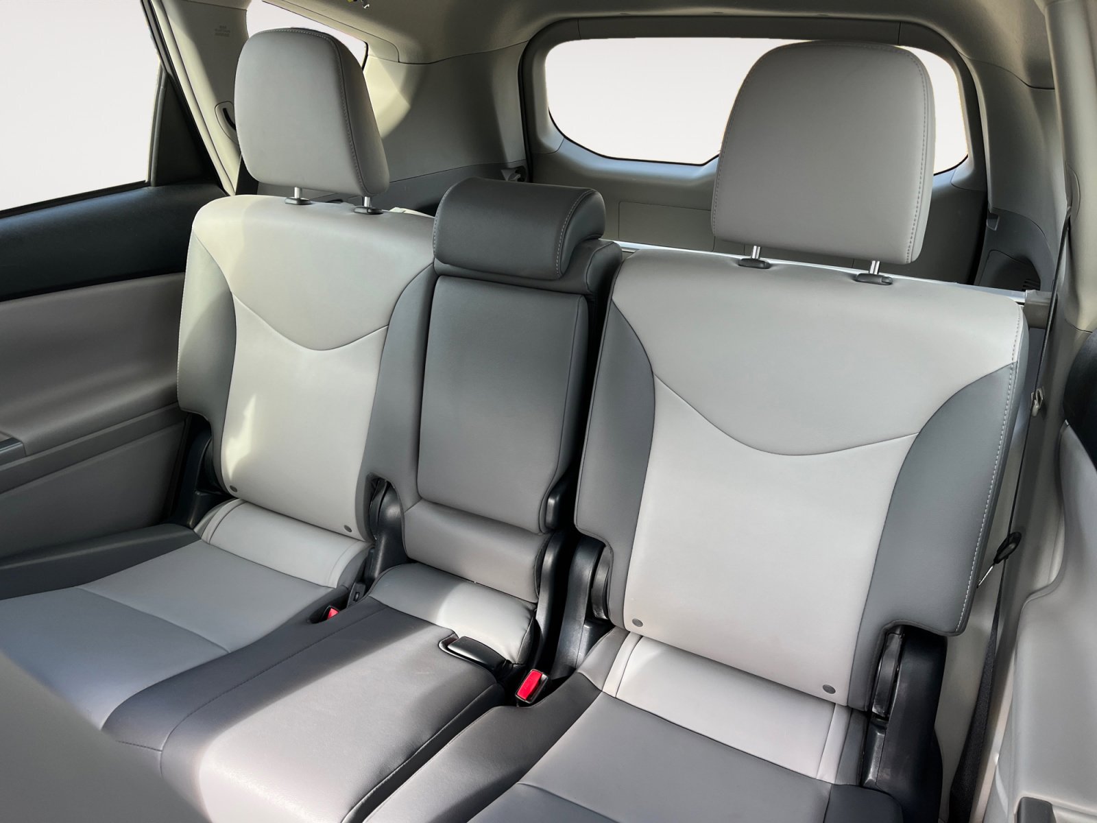 Used 2017 Toyota Prius V Five image 17