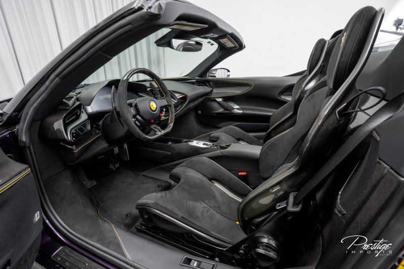 Used 2025 Ferrari SF90 Spider image 38