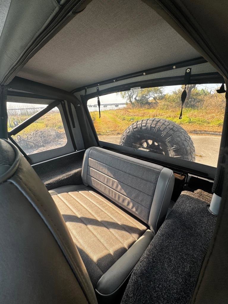 Used 1992 Jeep Wrangler 4WD image 11