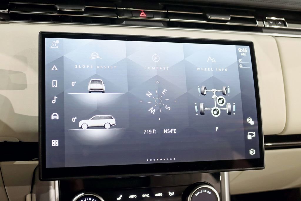 Used 2023 Land Rover Range Rover SE image 23