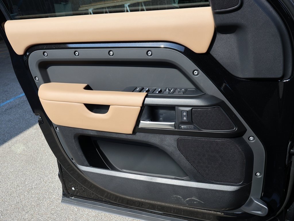 New 2026 Land Rover Defender 110 V8 image 37