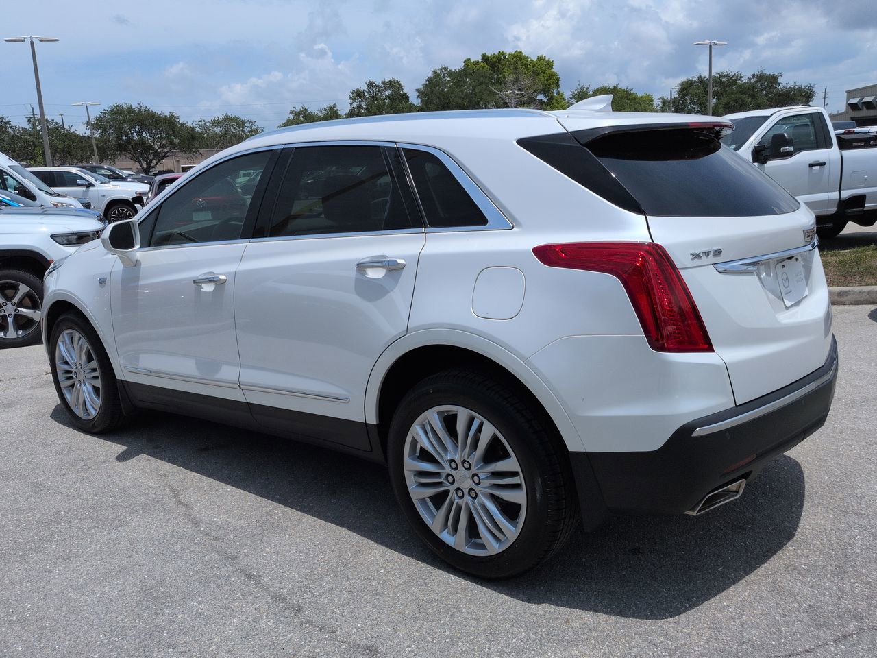 Used 2017 Cadillac XT5 Premium Luxury FWD image 7