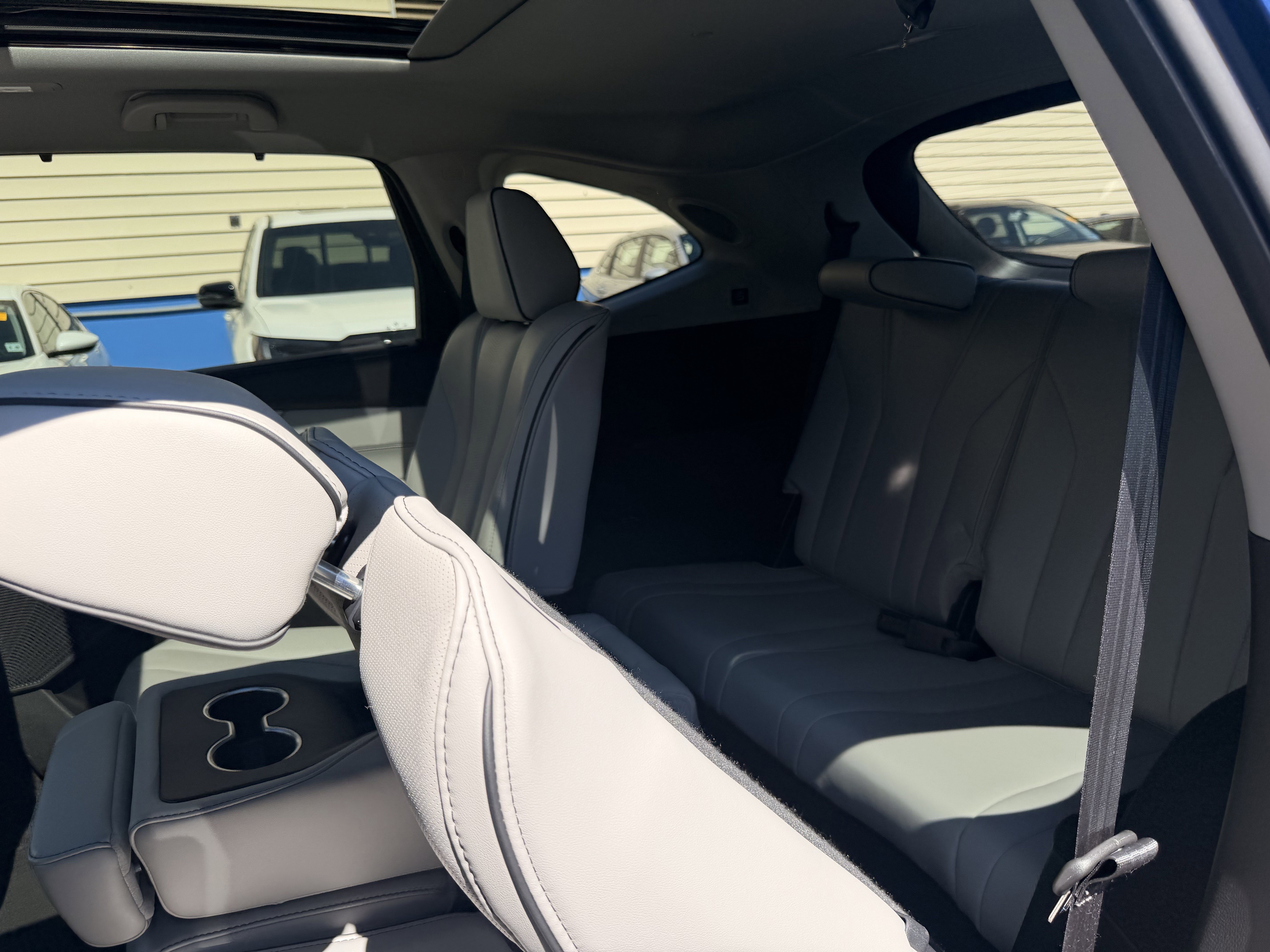 Used 2023 Acura MDX SH-AWD w/ Advance Package image 25