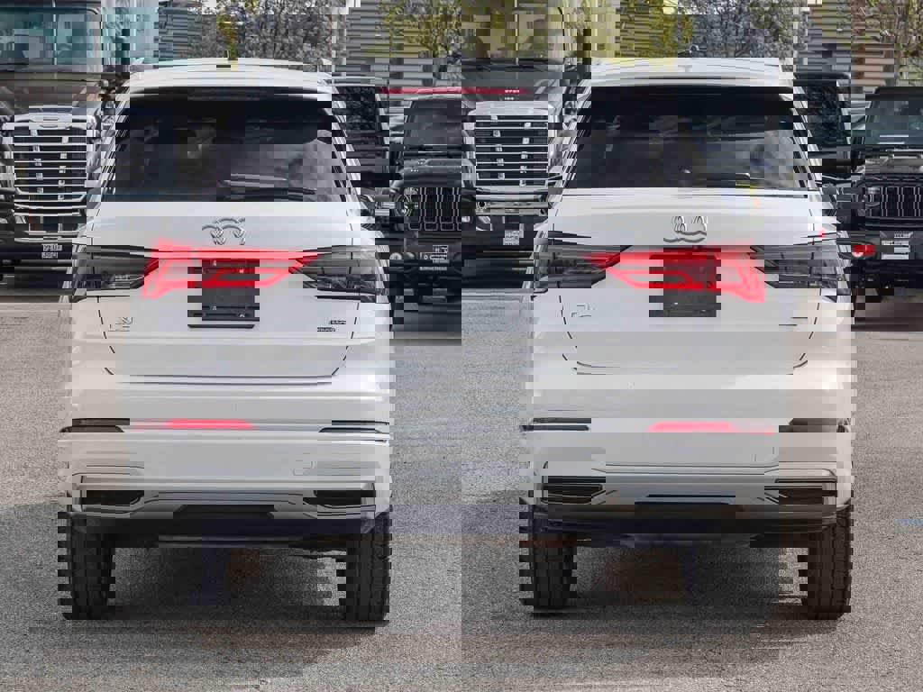 Used 2020 Audi Q3 2.0T Premium image 5