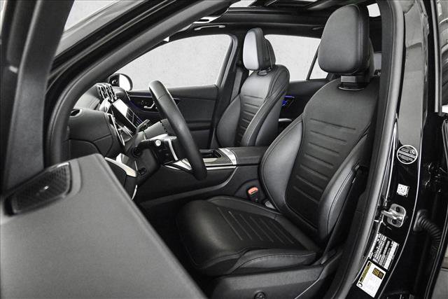 Certified 2025 Mercedes-Benz GLC 300 4MATIC image 17