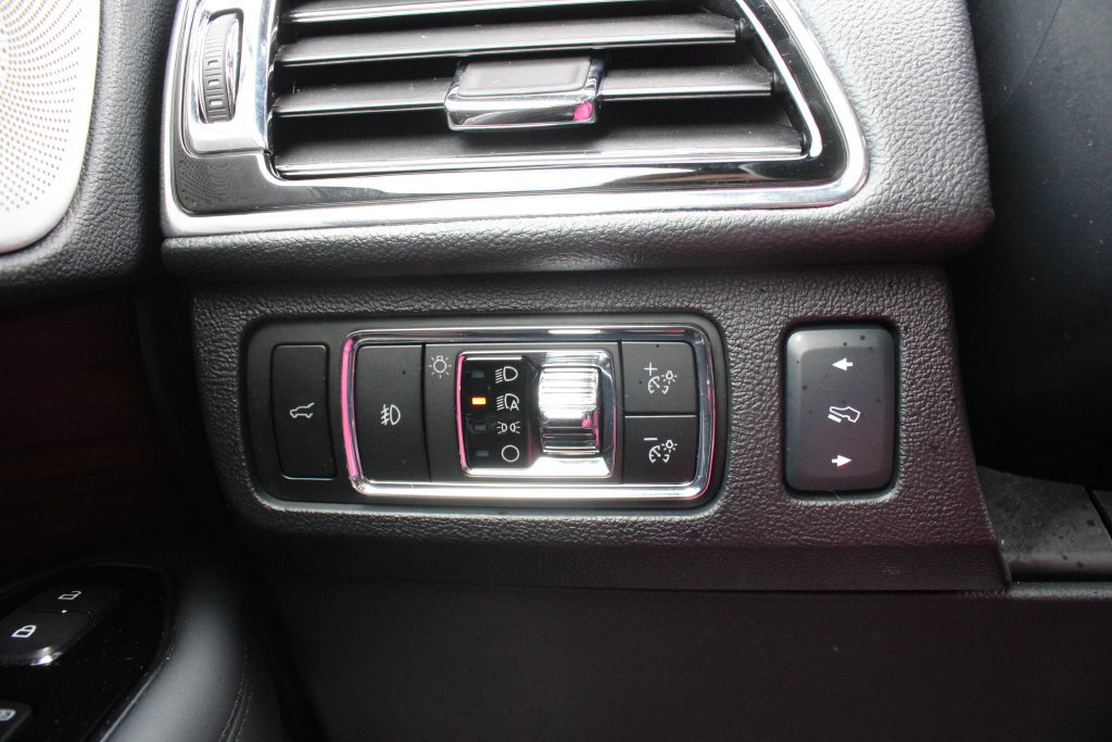 Used 2024 Lincoln Navigator L Reserve AWD/4WD image 8