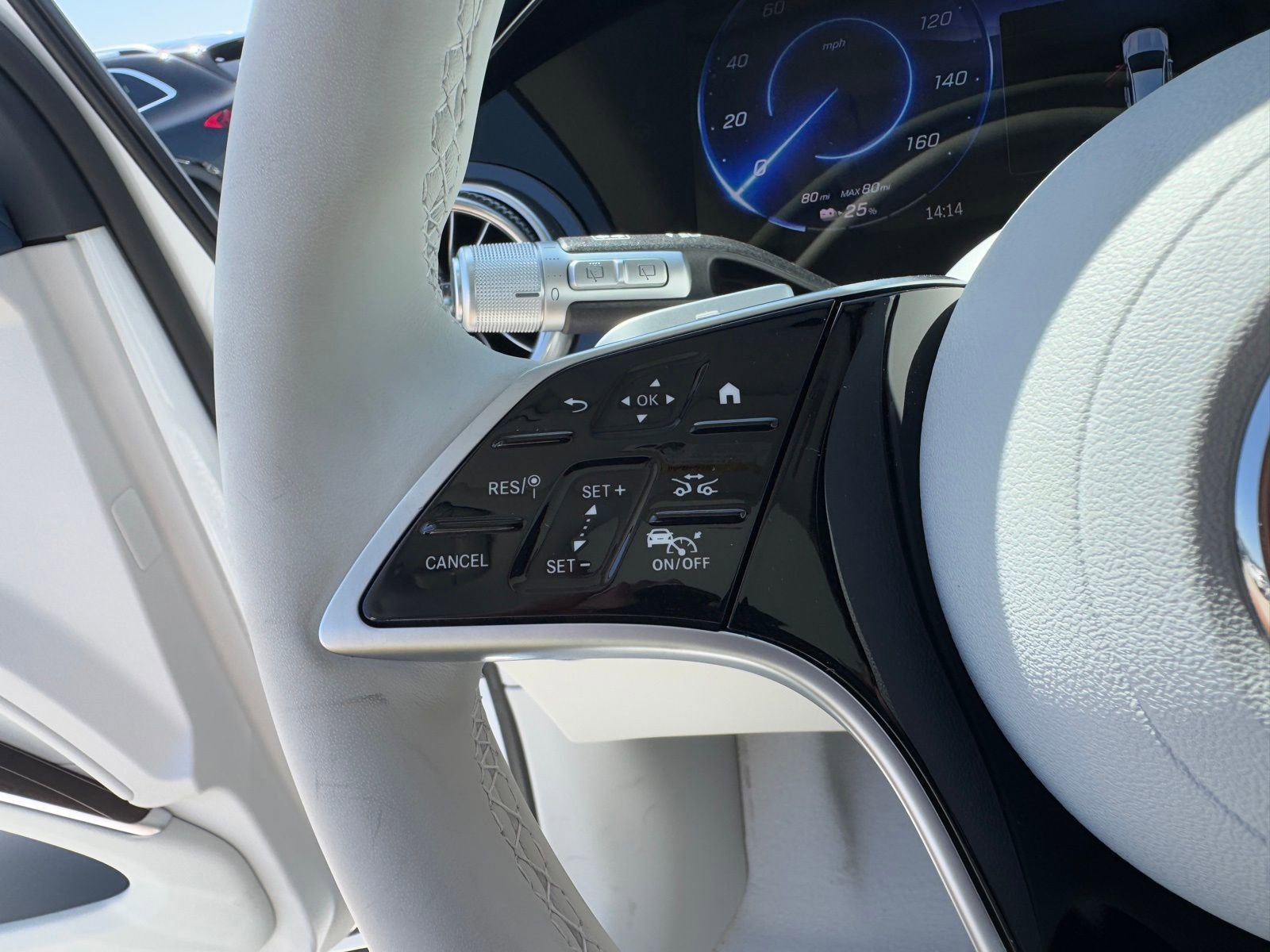 New 2026 Mercedes-Benz EQS 400 4MATIC SUV image 20
