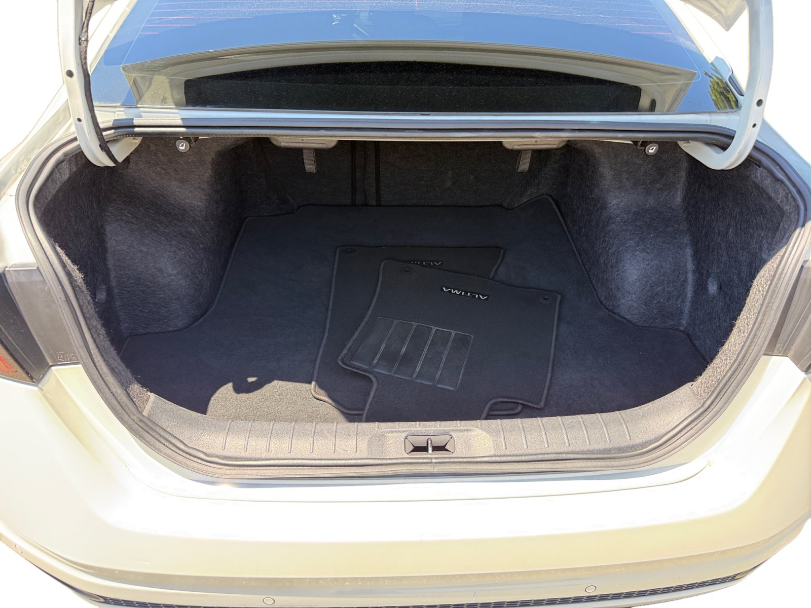 Used 2023 Nissan Altima 2.5 SV FWD image 17