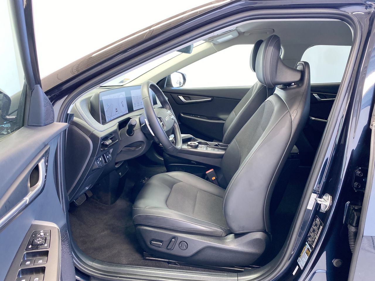 Certified 2024 Kia EV6 Light RWD image 16