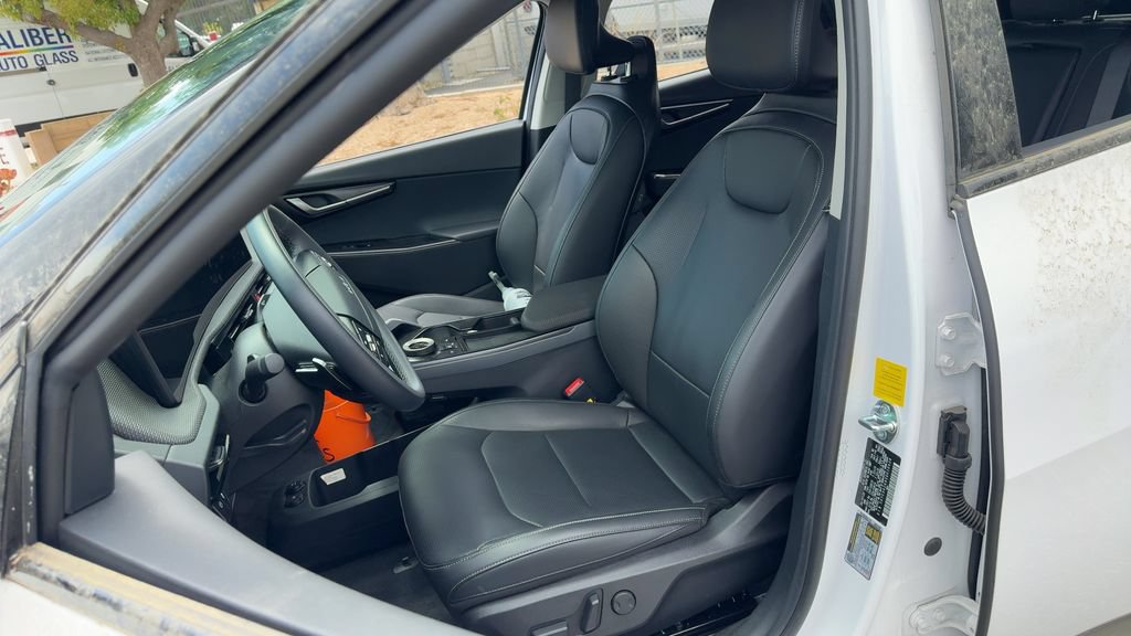 Used 2025 Kia EV6 Wind RWD image 11