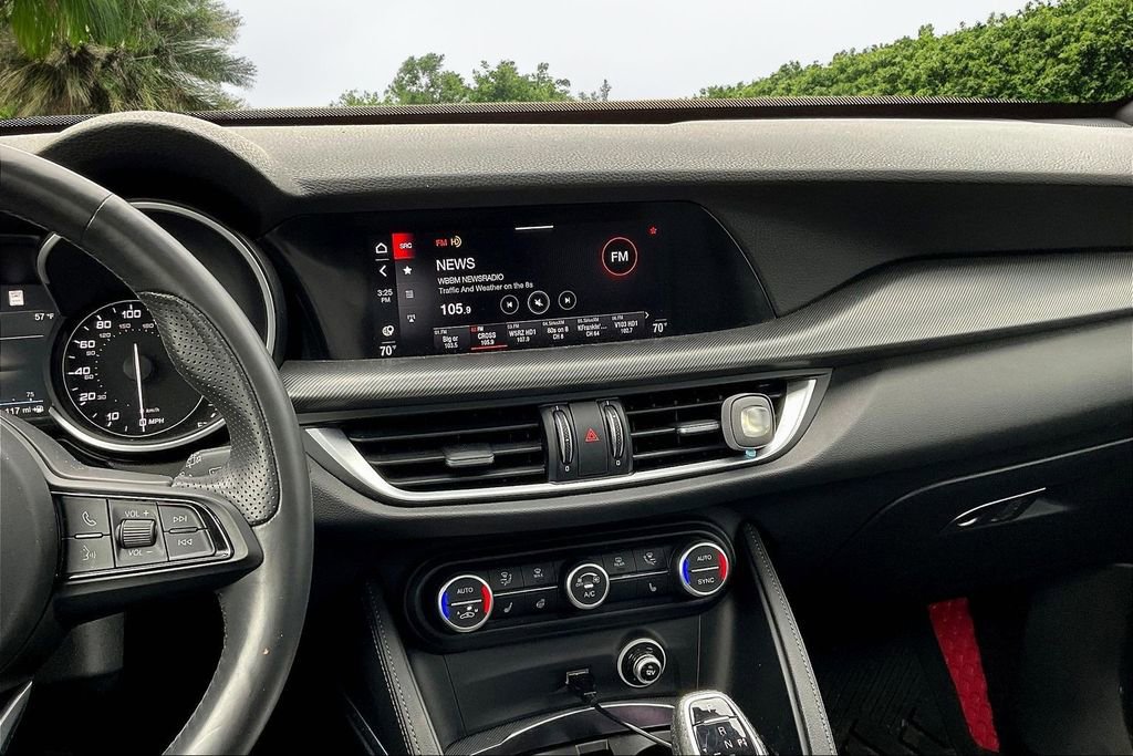 Used 2023 Alfa Romeo Stelvio Veloce image 9