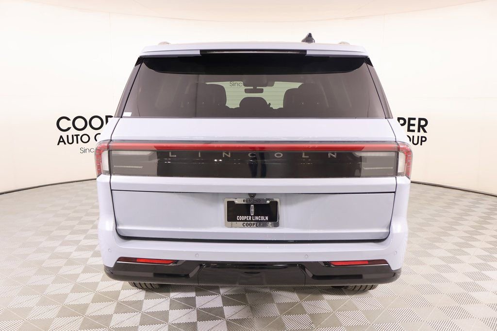 New 2026 Lincoln Navigator Premiere image 22