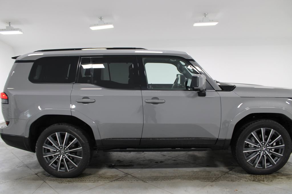 Used 2024 Lexus GX 550 image 11