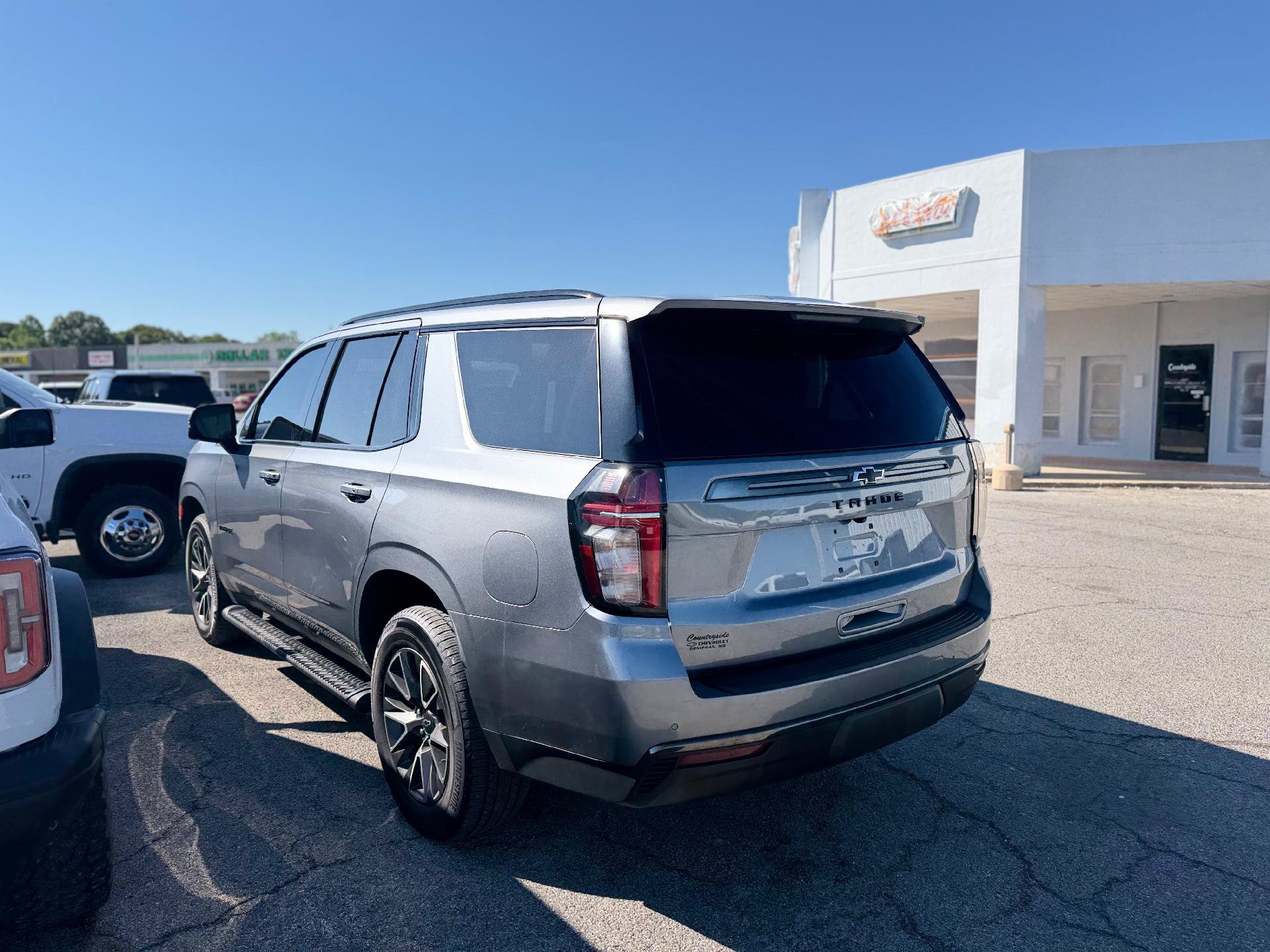 Used 2022 Chevrolet Tahoe Z71 w/ Z71 Off-Road Package AWD/4WD image 5