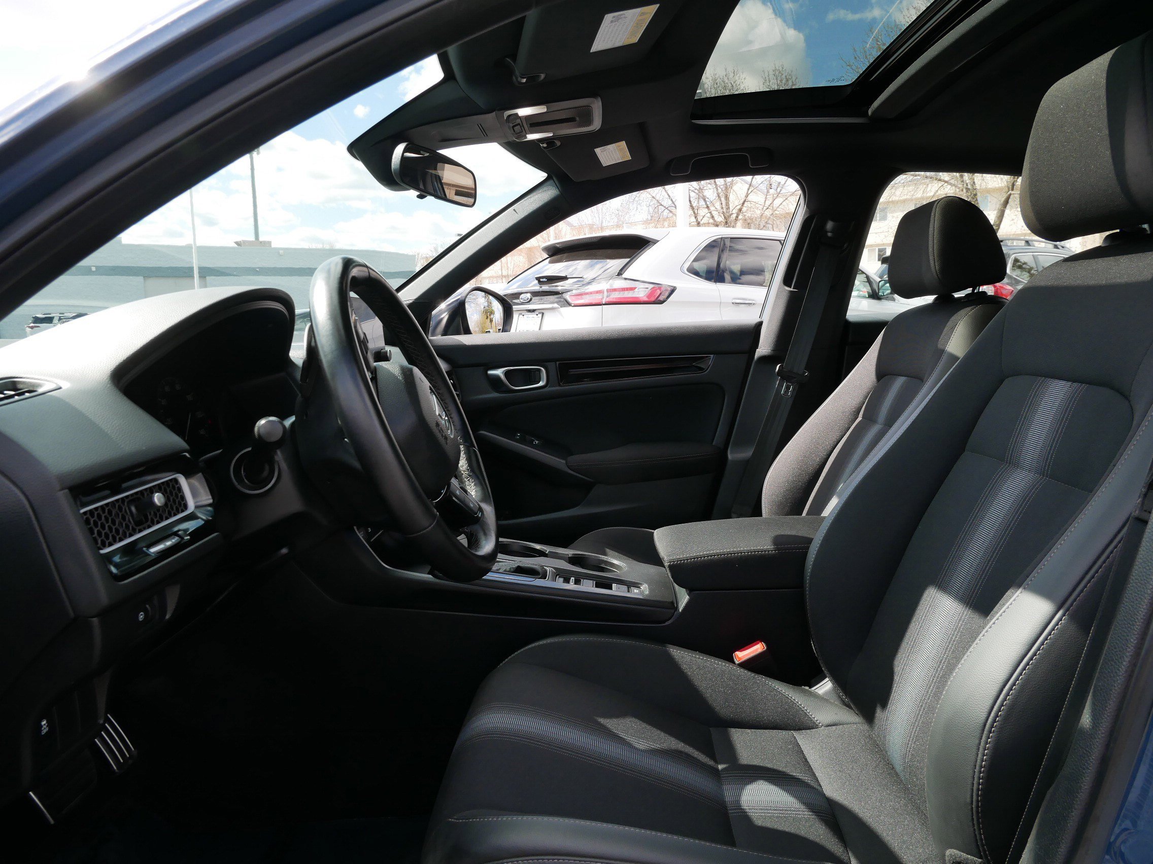 Used 2025 Honda Civic Sport image 31
