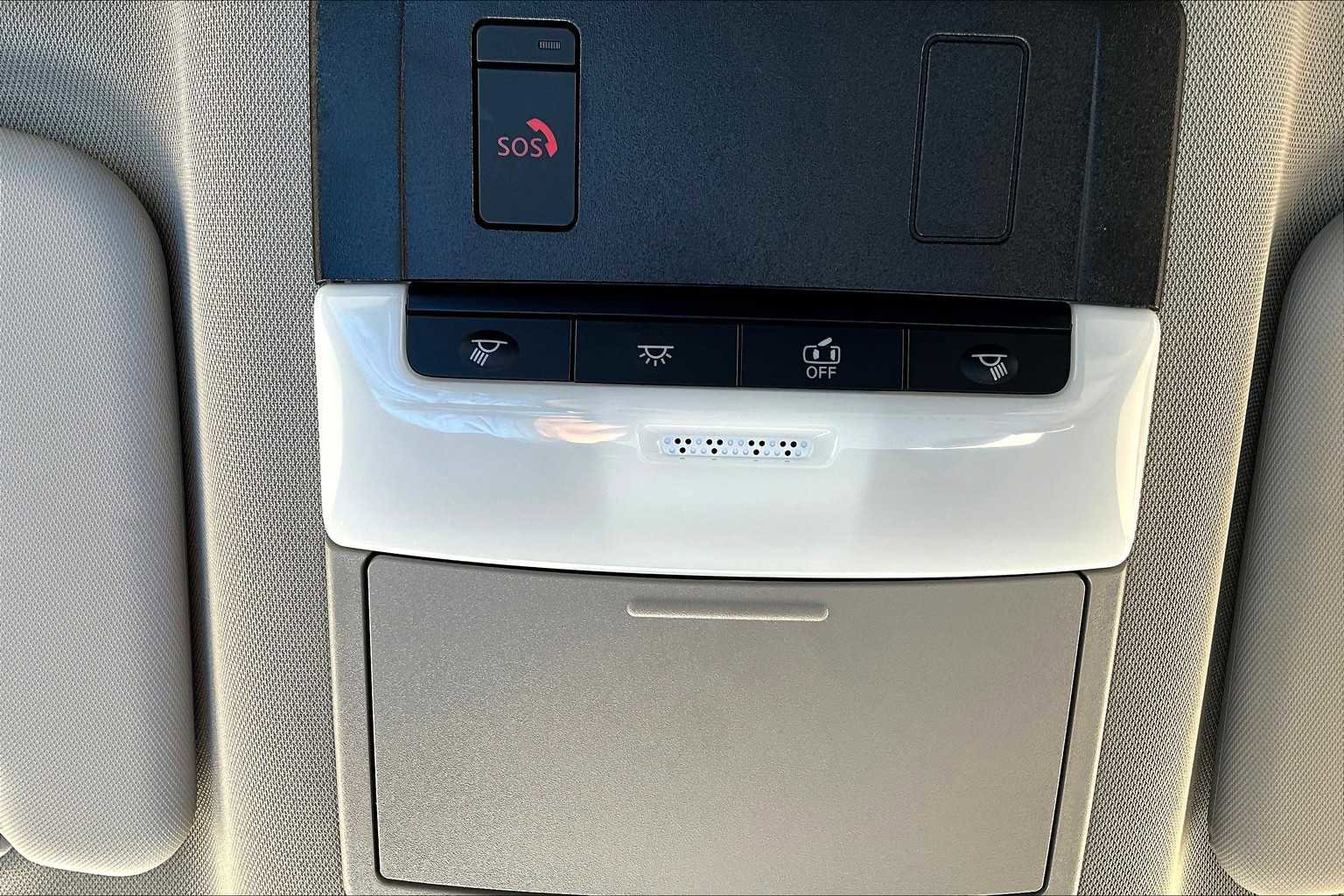 Used 2025 Nissan Rogue SV image 33