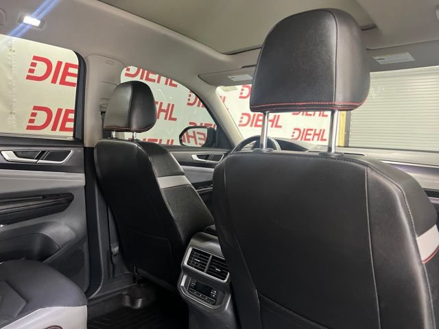 Used 2024 Volkswagen Atlas Peak Edition SE AWD/4WD image 12