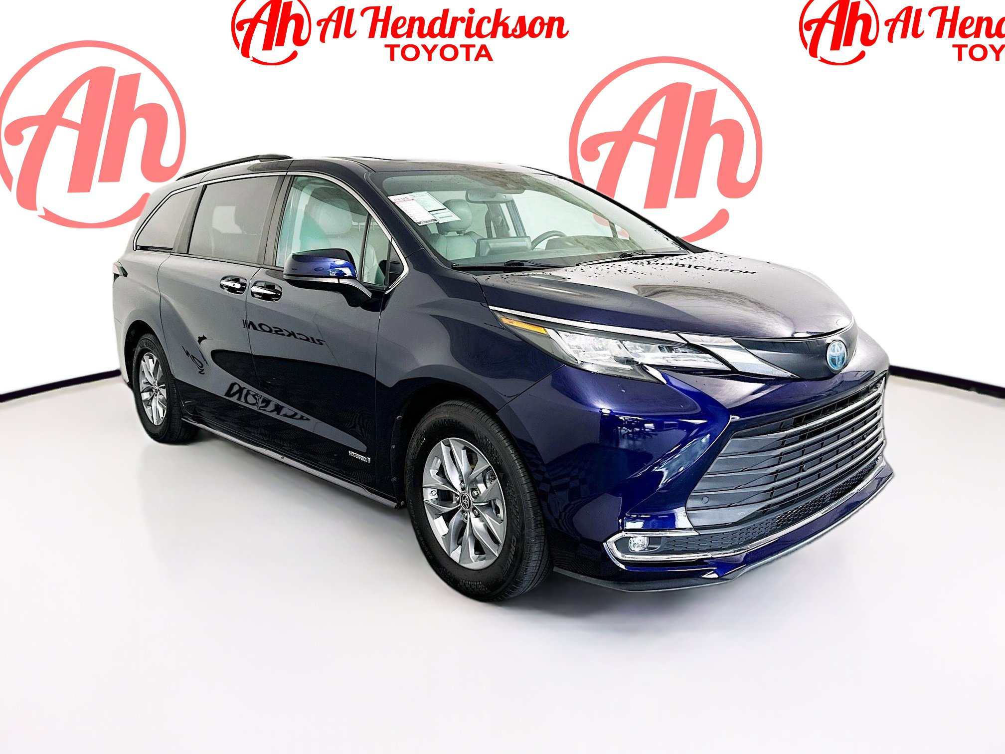 Used 2021 Toyota Sienna XLE