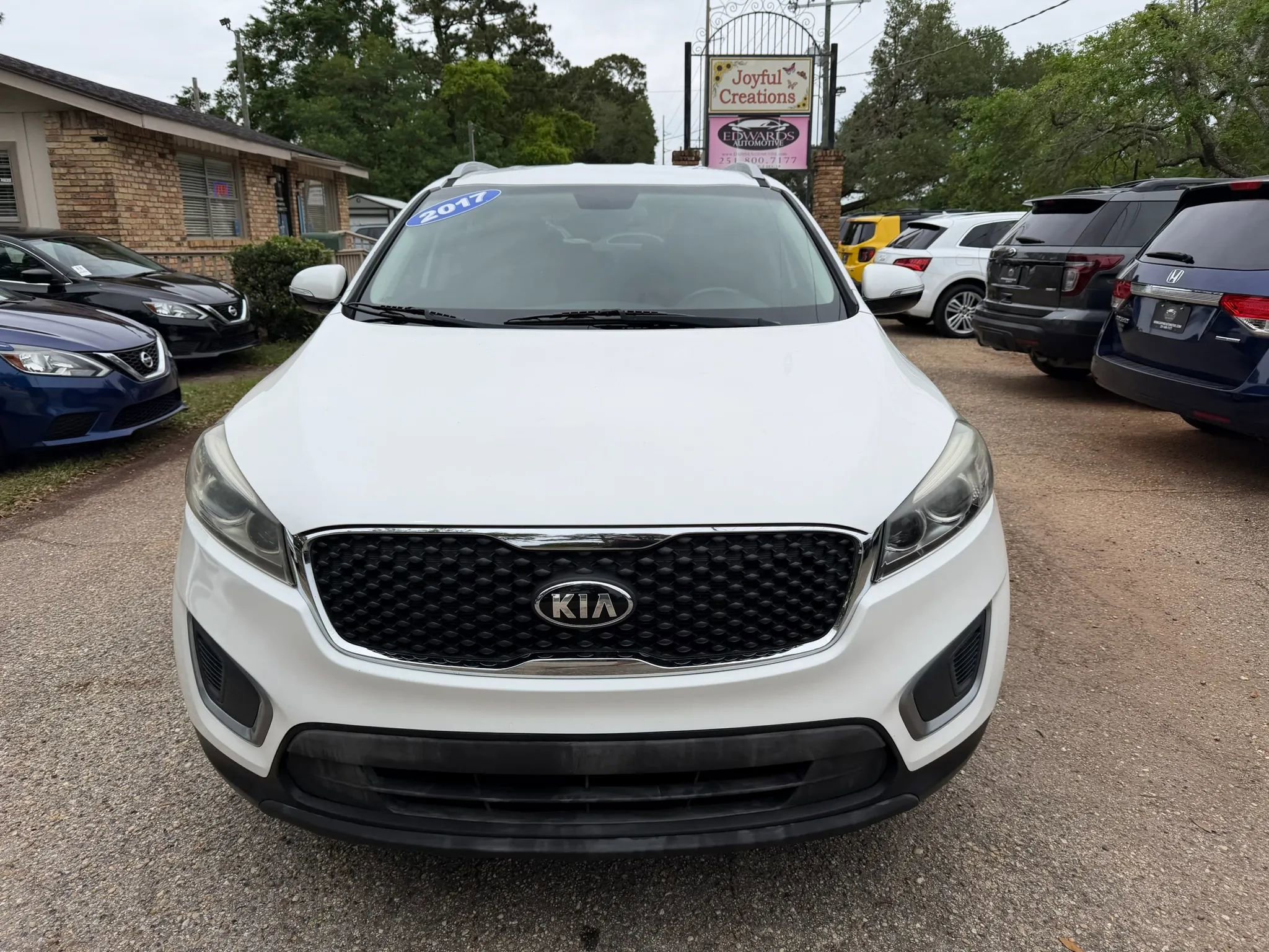 Used 2017 Kia Sorento LX w/ LX Convenience Package image 2