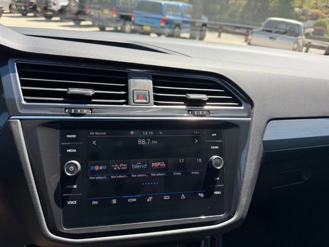 Used 2021 Volkswagen Tiguan SE R-Line AWD/4WD image 32