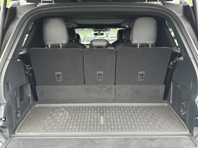 New 2026 Lincoln Navigator Black Label AWD/4WD image 12
