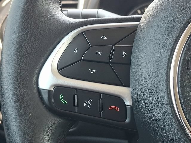 Used 2018 Jeep Renegade Latitude AWD/4WD image 21