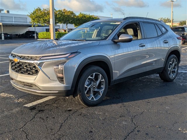 New 2025 Chevrolet Trax LT w/ Driver Confidence Package image 3