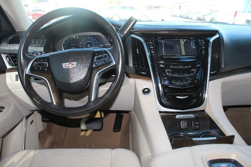Used 2019 Cadillac Escalade ESV Luxury image 13