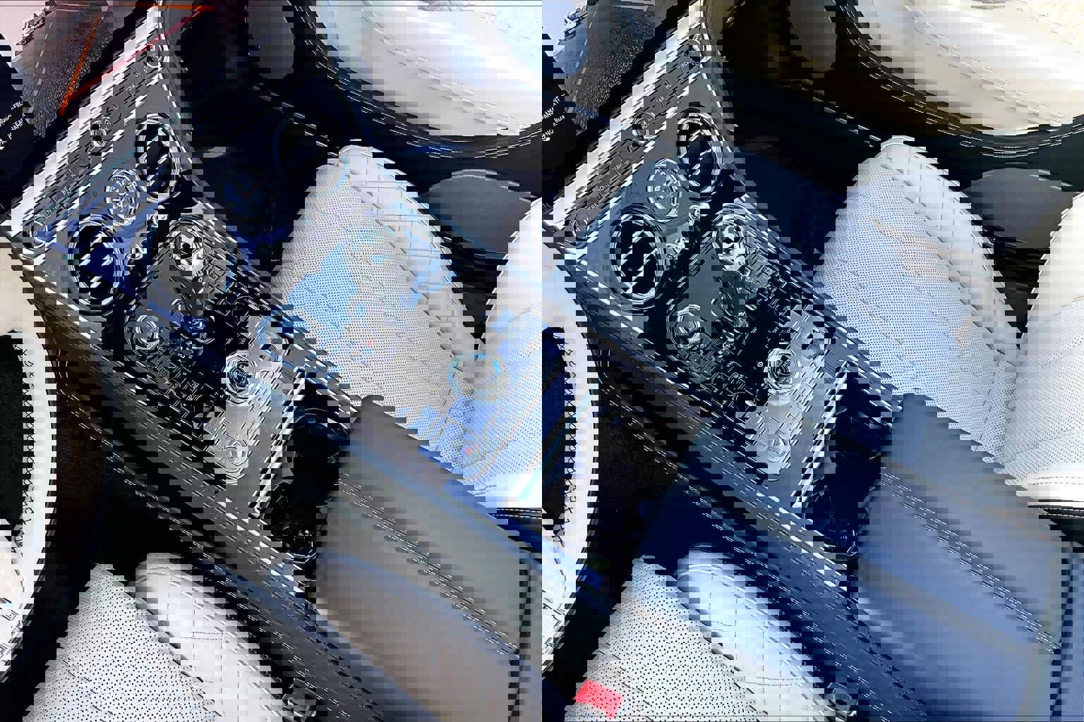 Used 2023 Bentley Continental GT Azure image 13