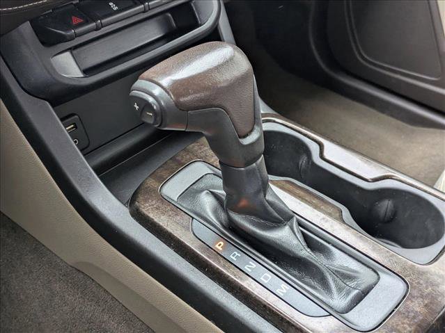 Used 2015 GMC Canyon SLE image 12