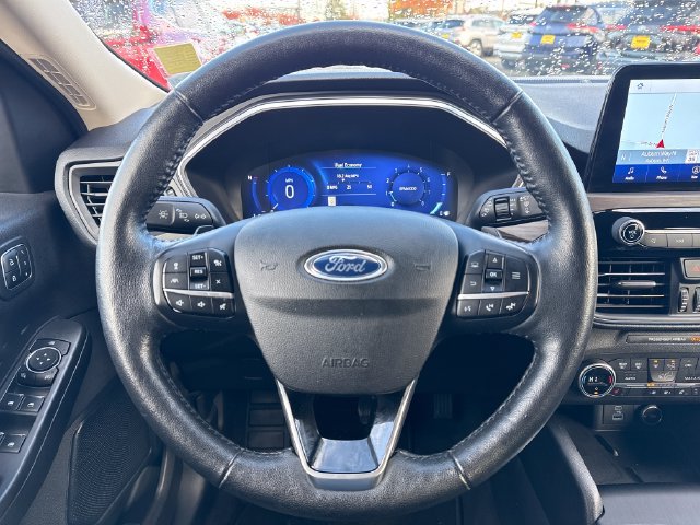 Used 2020 Ford Escape Titanium w/ Titanium Premium Package 2.0 AWD/4WD image 18