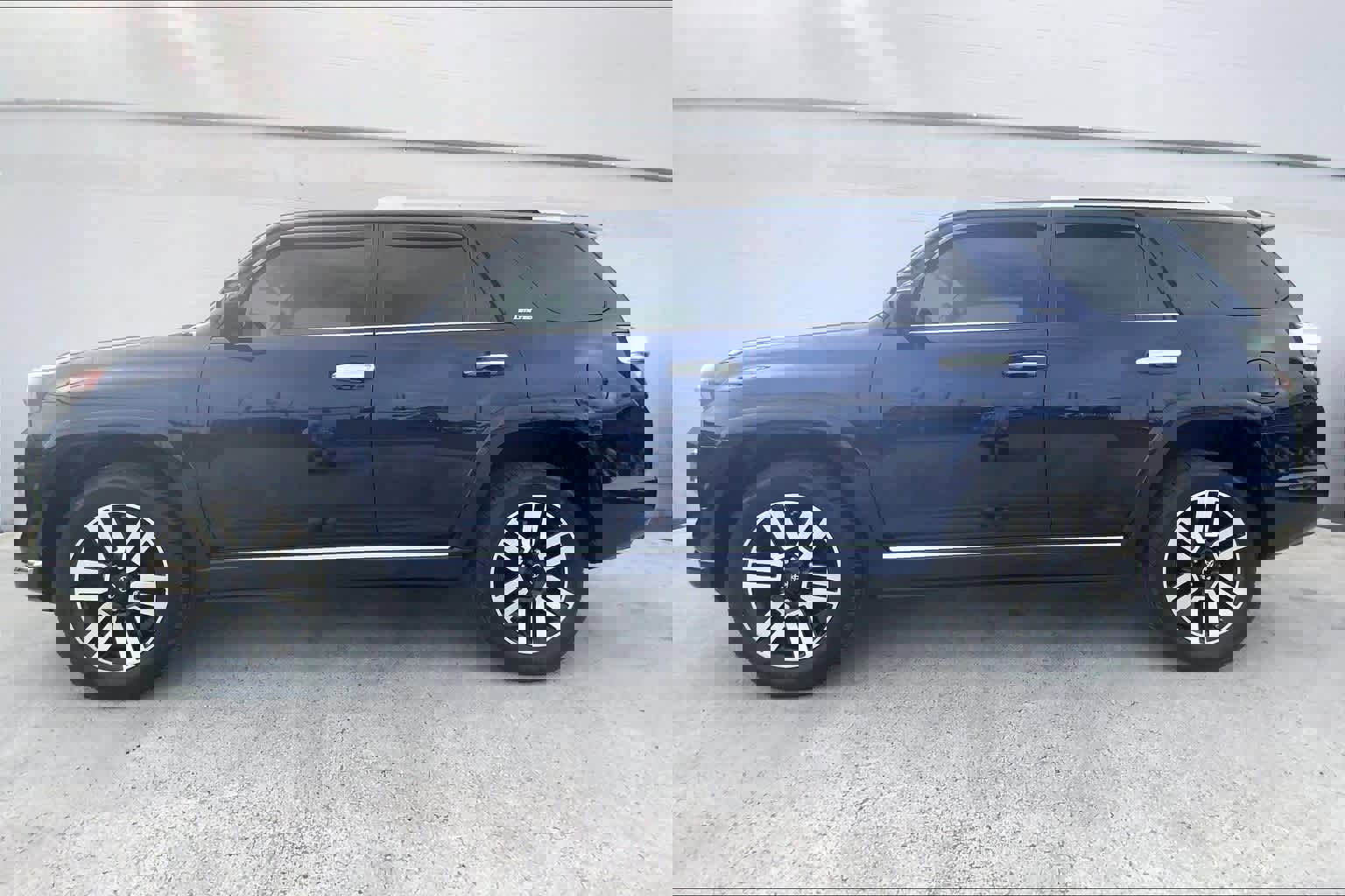 Used 2018 Toyota 4Runner Limited image 4