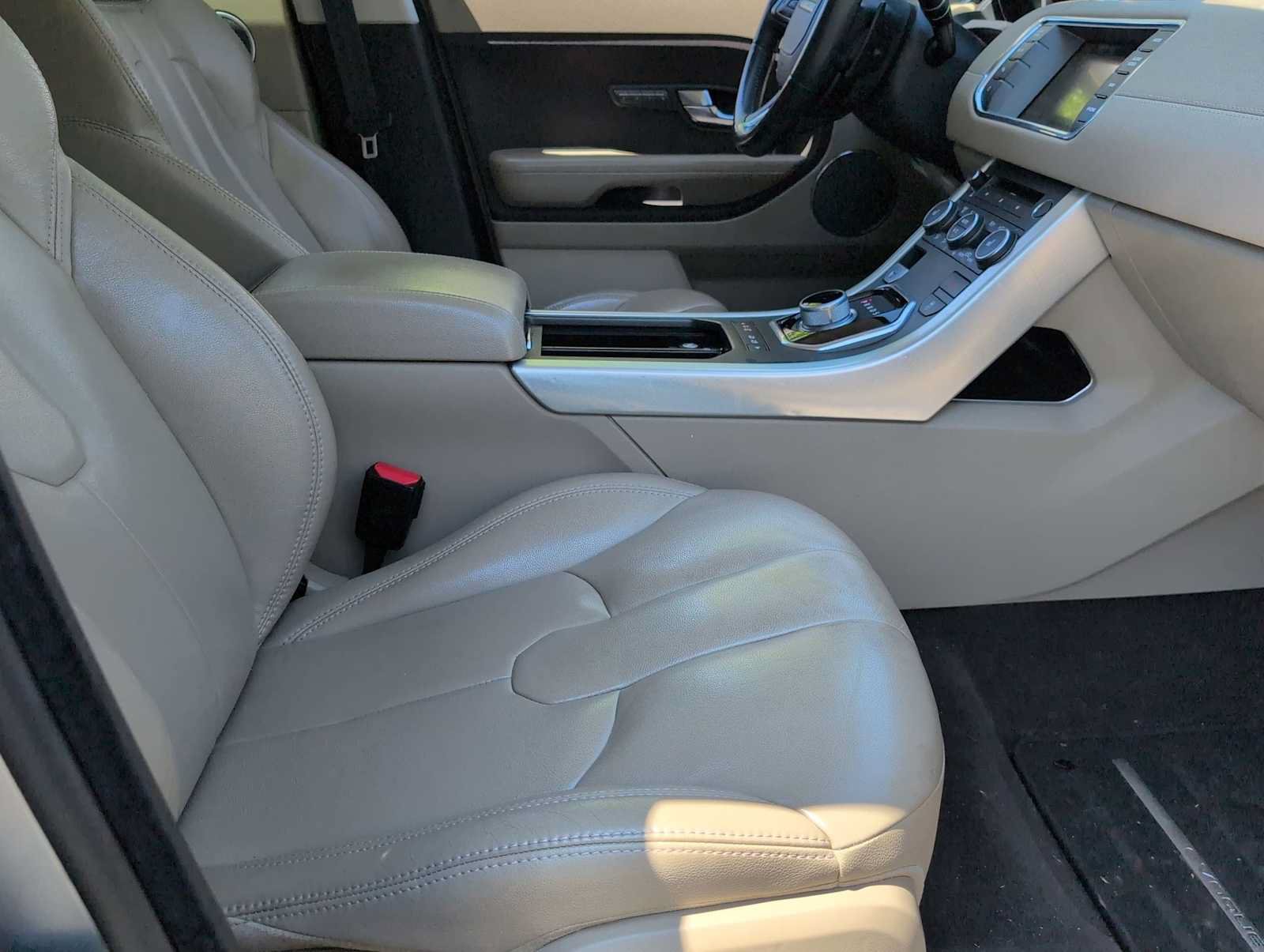 Used 2013 Land Rover Range Rover Evoque Pure Premium AWD/4WD image 21