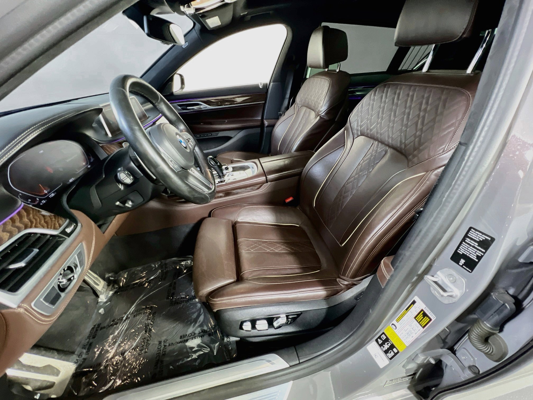 Used 2021 BMW 750i xDrive w/ Executive Package image 22