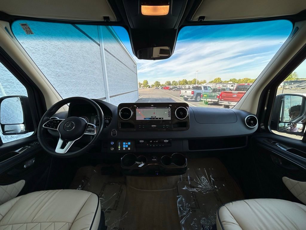 Used 2020 Mercedes-Benz Sprinter 3500 image 6