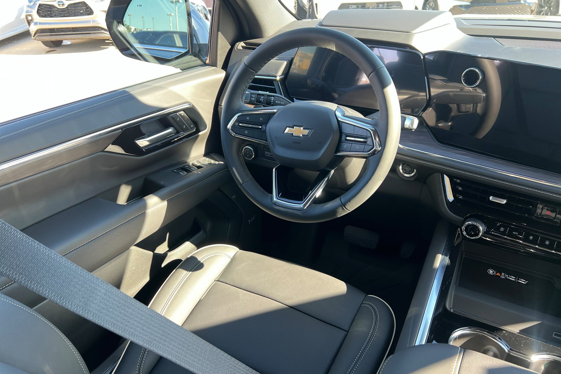 New 2026 Chevrolet Suburban Premier image 12