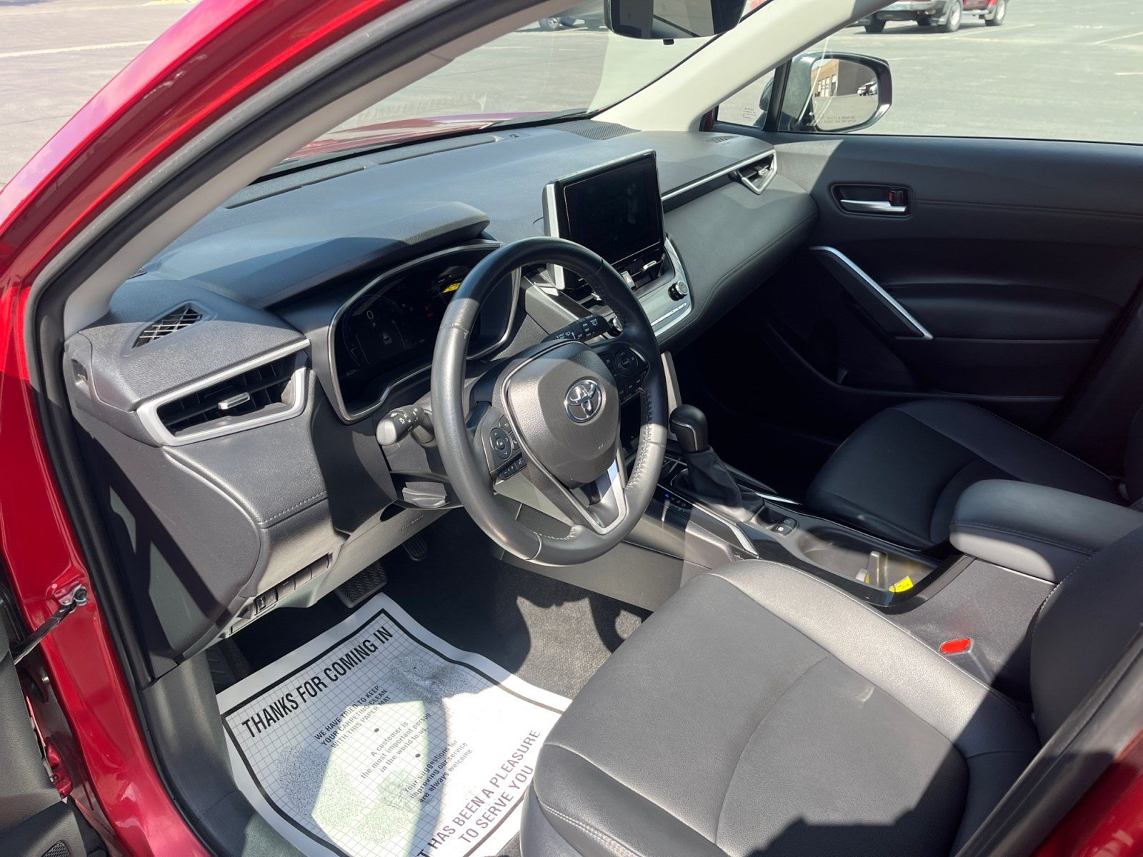 Used 2025 Toyota Corolla Cross XLE AWD/4WD image 10