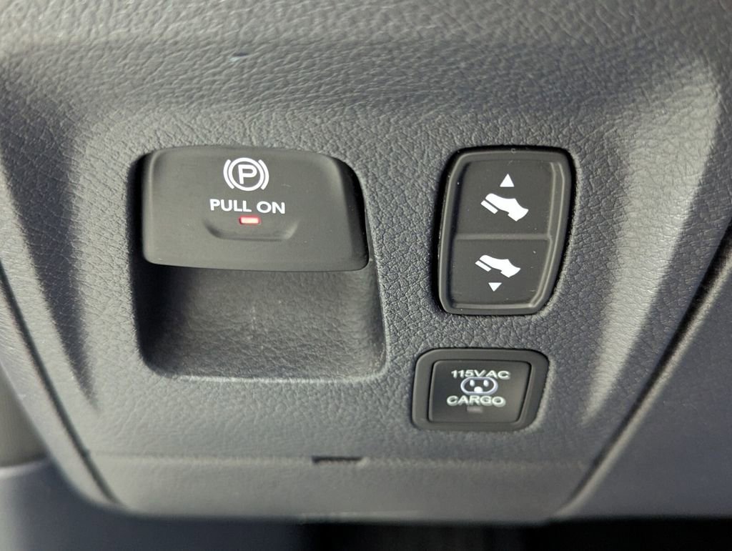 Used 2025 RAM 1500 Tungsten image 16